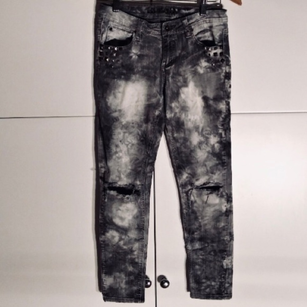 Uproar skinny jeans